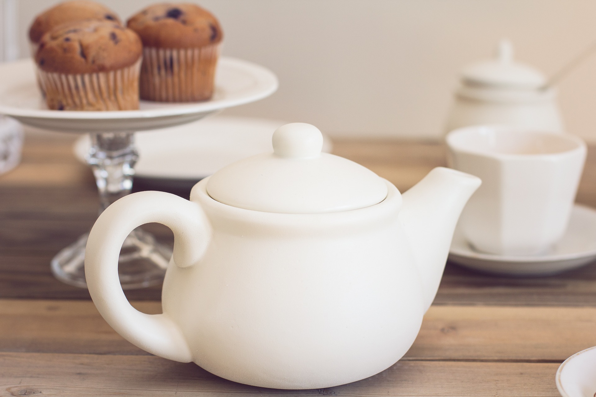Отмыть заварочный чайник от чайного налета проще всего в посудомойке
