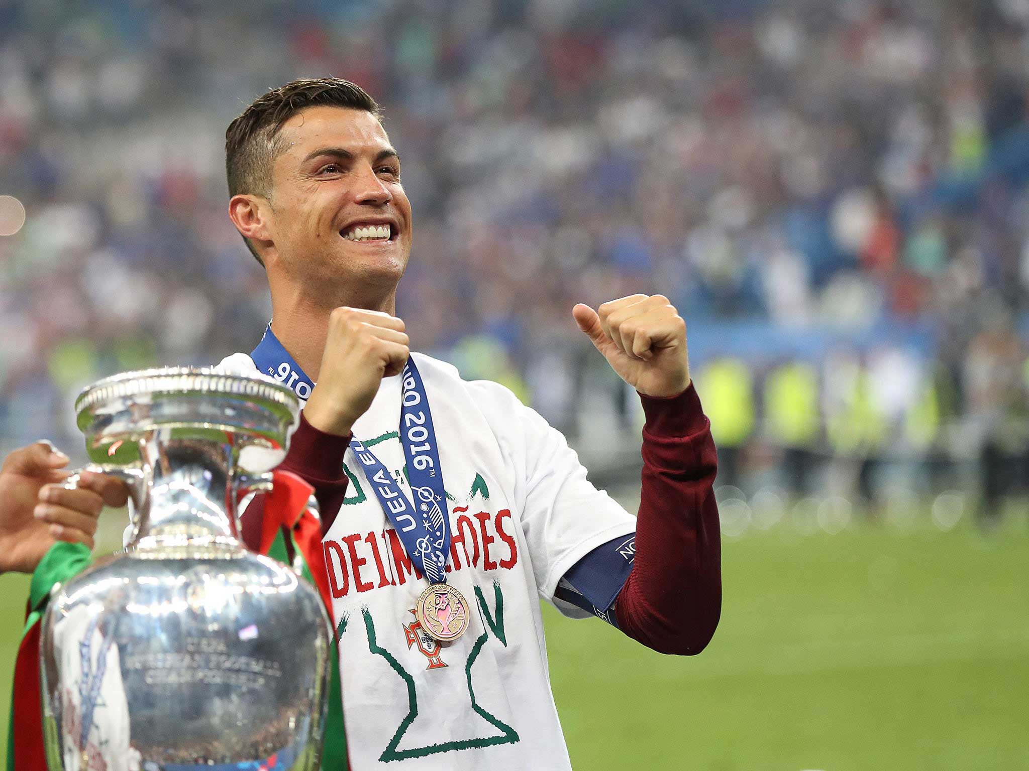 Криштиану Роналду выиграл Евро-2016 со сборной Португалии
