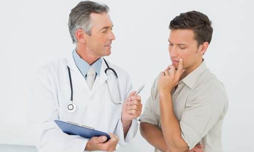 Если у мужчины присутствуют рези при мочеиспускании, то рекомендуется обратиться к урологу
