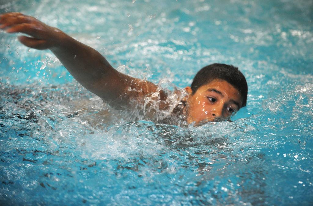 Спортивно-оздоровительное плавание школьников