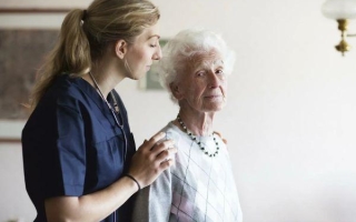 Болезнь Альцгеймера: как проявляется, стадии, лечение
