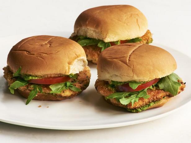 Фотография блюда - Слайдер-сэндвичи с курицей по-милански