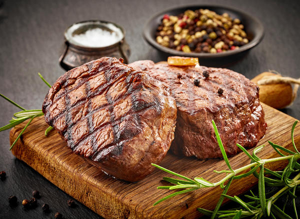 Больше всего канцерогенных соединений содержится в твердой корочке жареного мяса