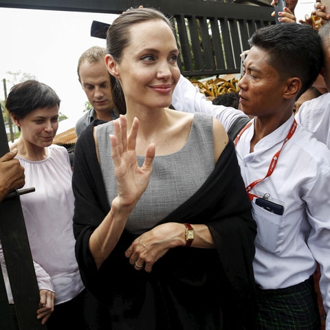 Шок! Анджелина Джоли весит 37 кг! 