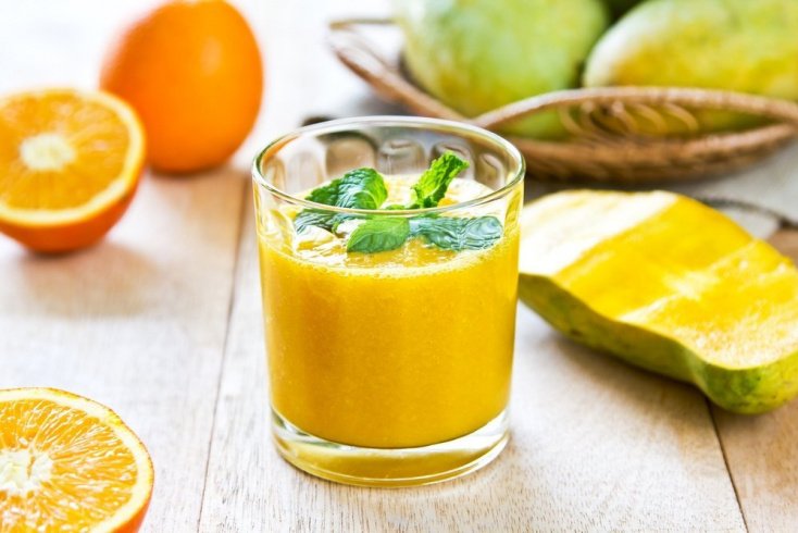 Смузи с апельсином и манго для хорошего настроения