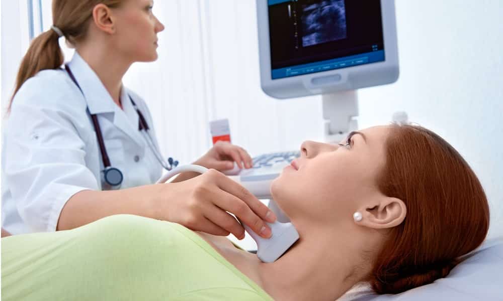 УЗИ щитовидной железы проводится для оценки состояния органа