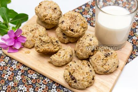 Фото рецепта Овсяное печенье с шоколадом и орехами
