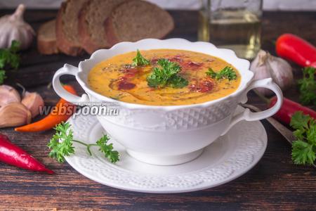 Фото рецепта Чесночный тыквенный суп-пюре с кокосовыми сливками