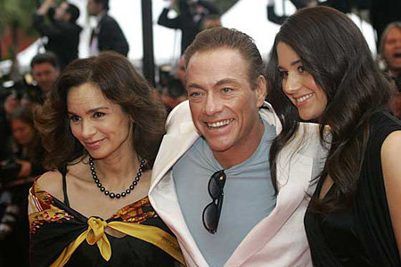 С последней женой Глэдис и дочерью Бьянкой на красной дорожке каннского кинофестиваля (2008 г.)