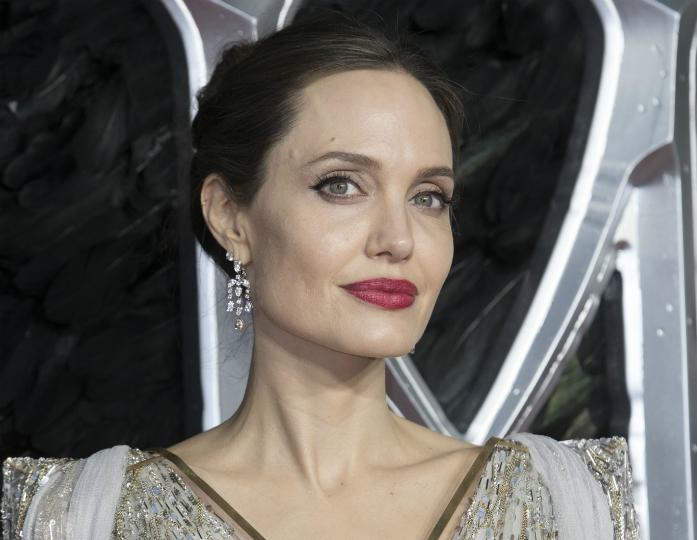 «Мое тело многое пережило»: Анджелина Джоли поделилась личным