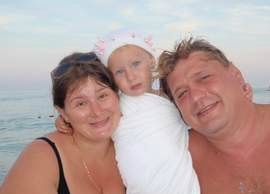 Юлия Куварзина с семьей мужем и дочерью фото