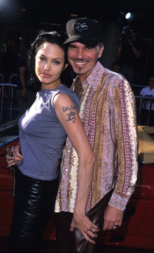 Анджелина Джоли и Билли Боб Торнтон (на левом плече у Энджи — тату с именем любимого)