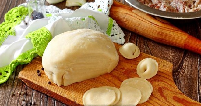 Тесто для домашних пельменей - лучшие рецепты для приготовления вкуснейшего блюда