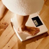 почему перед месячными увеличивается вес