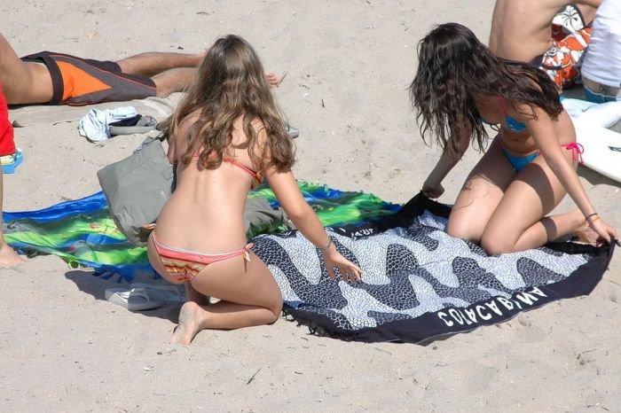 Девушки на пляже (62 фото)