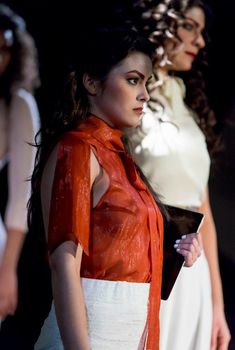 Красотка Камила Мендес засветила грудь в прозрачной блузке на фотосессии, 07.02.2017